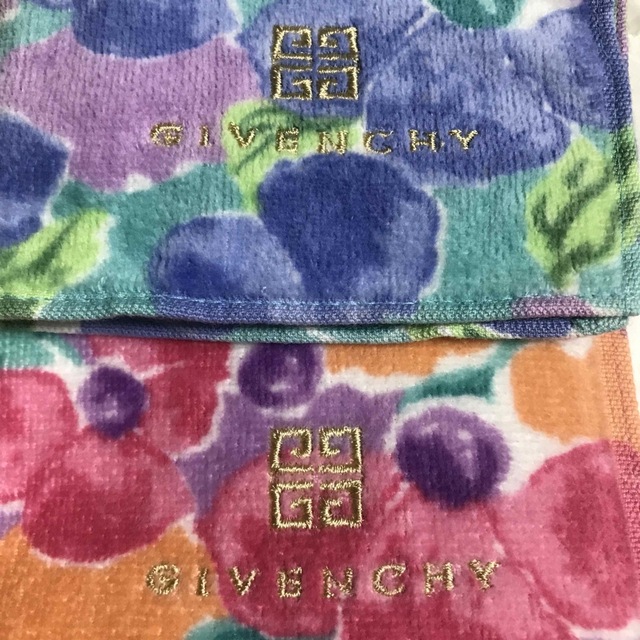 GIVENCHY(ジバンシィ)のGIVENCHY ジバンシー　タオルハンカチ　新品未使用　2枚 レディースのファッション小物(ハンカチ)の商品写真