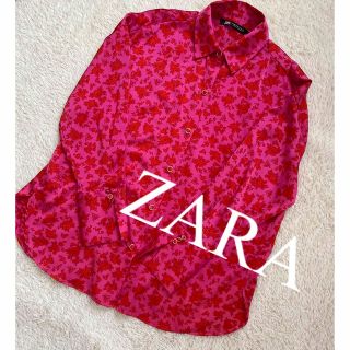 ザラ(ZARA)の美品　ZARA ザラ　シャツ　ブラウス　トップス　花柄　サテン　ピンク　人気(シャツ/ブラウス(長袖/七分))