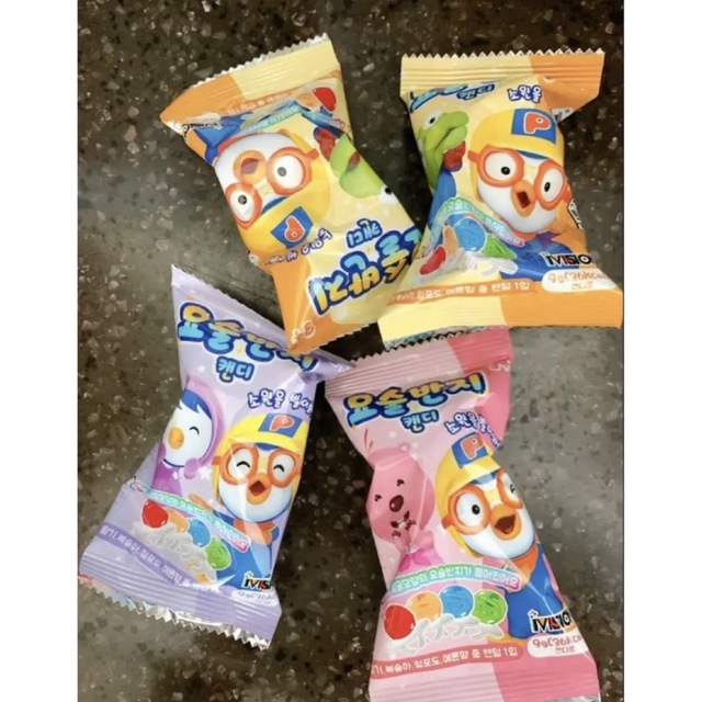 韓国お菓子　ポロロ魔法の指輪キャンディ　4個 食品/飲料/酒の食品(菓子/デザート)の商品写真