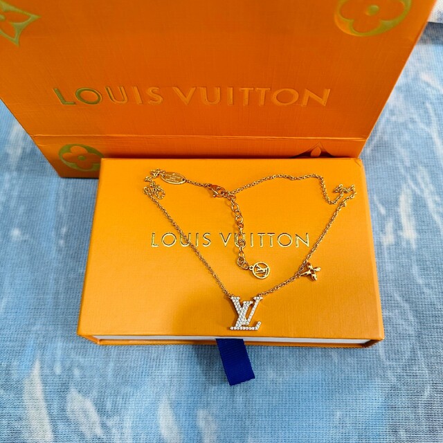 LOUIS VUITTON - 断捨離中ヴィトンネックレス美品セールの通販 by い ...