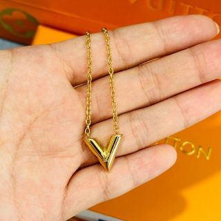 LOUIS VUITTON - 断捨離中ヴィトンネックレス美品セールの通販 by い ...
