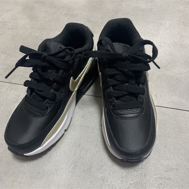 NIKE(ナイキ)のNIKE AIR MAX 90  サイズ19.5センチ キッズ/ベビー/マタニティのキッズ靴/シューズ(15cm~)(スニーカー)の商品写真