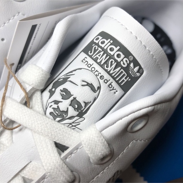 adidas(アディダス)の【新品】アディダス スタンスミス スニーカー ホワイト ロゴ 28.0 メンズの靴/シューズ(スニーカー)の商品写真