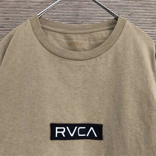 RVCA(ルーカ)の【ルーカ】半袖Tシャツ　ワンポイントロゴ　ベージュ　RVCA　ワッペン16 メンズのトップス(Tシャツ/カットソー(半袖/袖なし))の商品写真