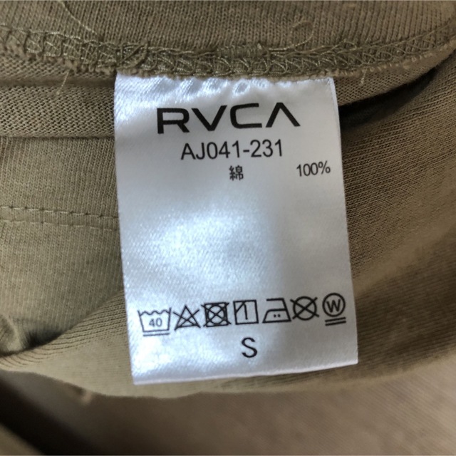 RVCA(ルーカ)の【ルーカ】半袖Tシャツ　ワンポイントロゴ　ベージュ　RVCA　ワッペン16 メンズのトップス(Tシャツ/カットソー(半袖/袖なし))の商品写真