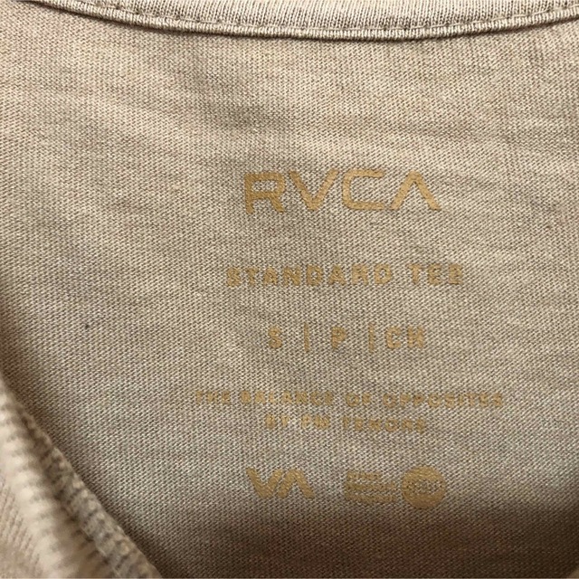 RVCA(ルーカ)の【ルーカ】半袖Tシャツ　ワンポイントロゴ　ベージュ　RVCA　ワッペン16 メンズのトップス(Tシャツ/カットソー(半袖/袖なし))の商品写真
