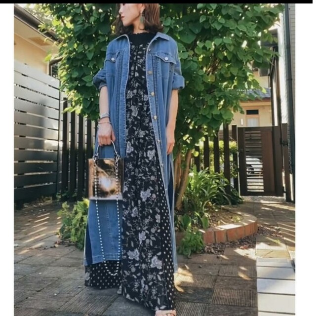 Ameri VINTAGE(アメリヴィンテージ)のKOH.style バックプリーツデニムシャツドレスワンピース yukko レディースのワンピース(ロングワンピース/マキシワンピース)の商品写真