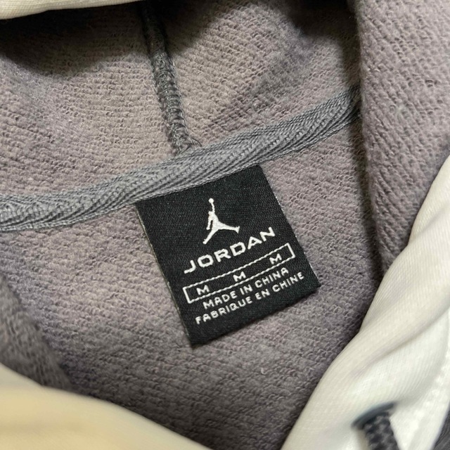 Jordan Brand（NIKE）(ジョーダン)の【Jordan】グレーパーカー【M】 メンズのトップス(パーカー)の商品写真