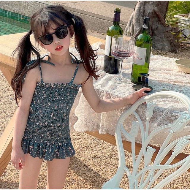 子供　ベビー　水着　110 グリーン キッズ　スイムウェア ワンピース 花柄 キッズ/ベビー/マタニティのキッズ服女の子用(90cm~)(水着)の商品写真