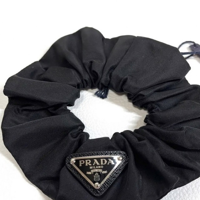 プラダ PRADA Re Nylon トライアングル ロゴ シュシュ