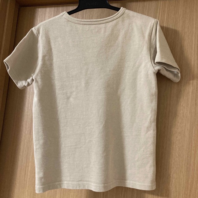 ベージュ 無地 Tシャツ 120cm キッズ/ベビー/マタニティのキッズ服女の子用(90cm~)(Tシャツ/カットソー)の商品写真