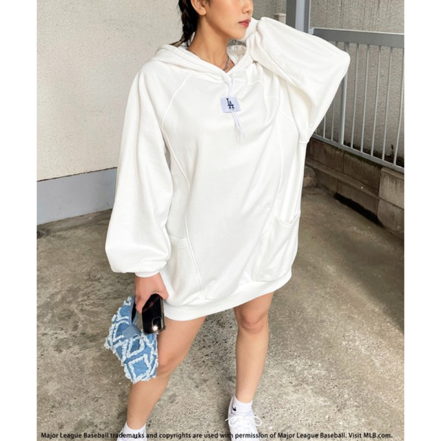 moussy(マウジー)の【MLB】パーカーワンピース メンズのトップス(パーカー)の商品写真