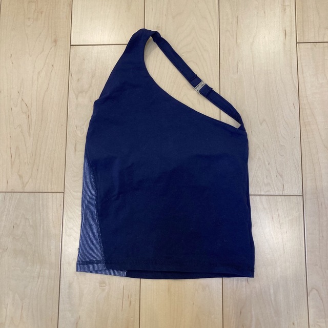 専用 yuse one shoulder navy top レディースのトップス(カットソー(半袖/袖なし))の商品写真