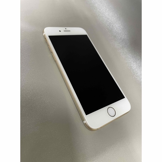iPhone(アイフォーン)の iPhone 6   ゴールド　64GB  スマホ/家電/カメラのスマートフォン/携帯電話(スマートフォン本体)の商品写真