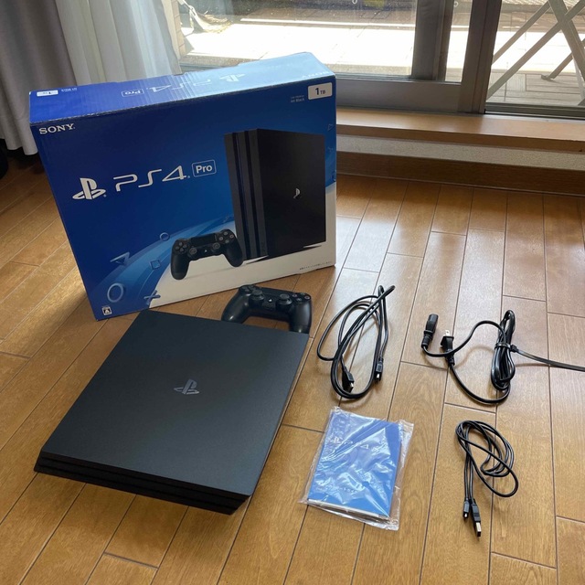 SONY PlayStation4 Pro 本体  CUH-7000BB01