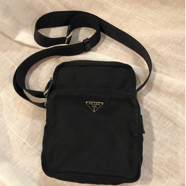 PRADA プラダ ナイロンショルダー バッグ 送料込み⭐︎ | フリマアプリ ラクマ