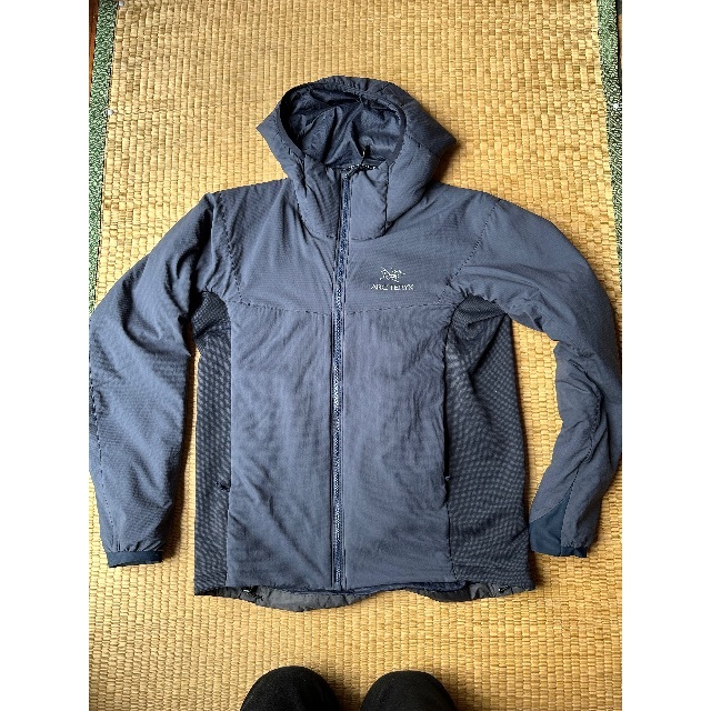 美品 アークテリクス Atom Lt Hoody XS ネイビー