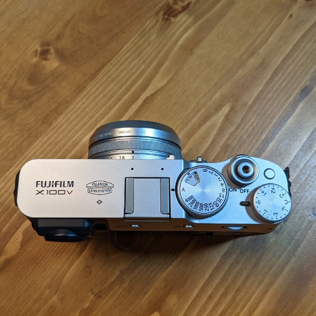 富士フイルム(フジフイルム)のFUJIFILM X100V Silver スマホ/家電/カメラのカメラ(コンパクトデジタルカメラ)の商品写真