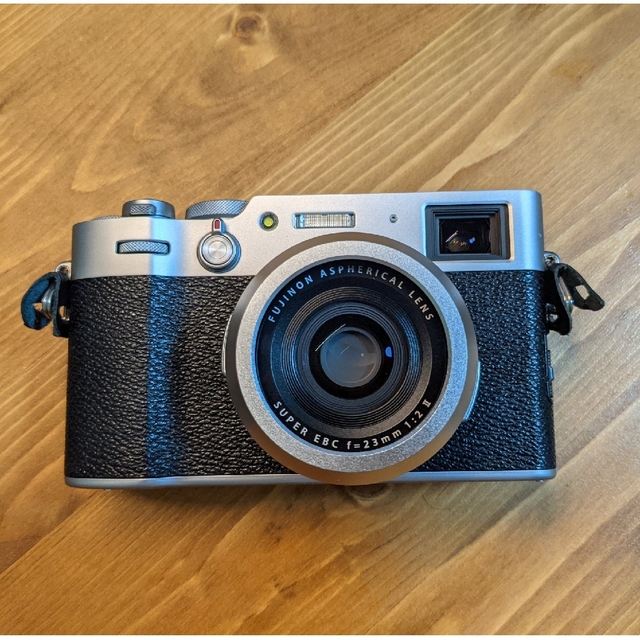 富士フイルム(フジフイルム)のFUJIFILM X100V Silver スマホ/家電/カメラのカメラ(コンパクトデジタルカメラ)の商品写真