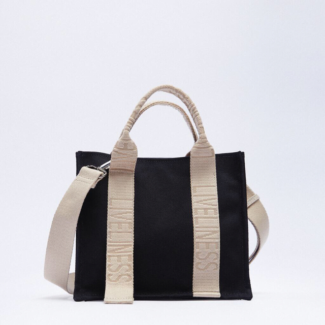 ❤️新品未使用品❤️ZARA ロゴ ストラップ キャンバス ショルダー黒 レディースのバッグ(ショルダーバッグ)の商品写真