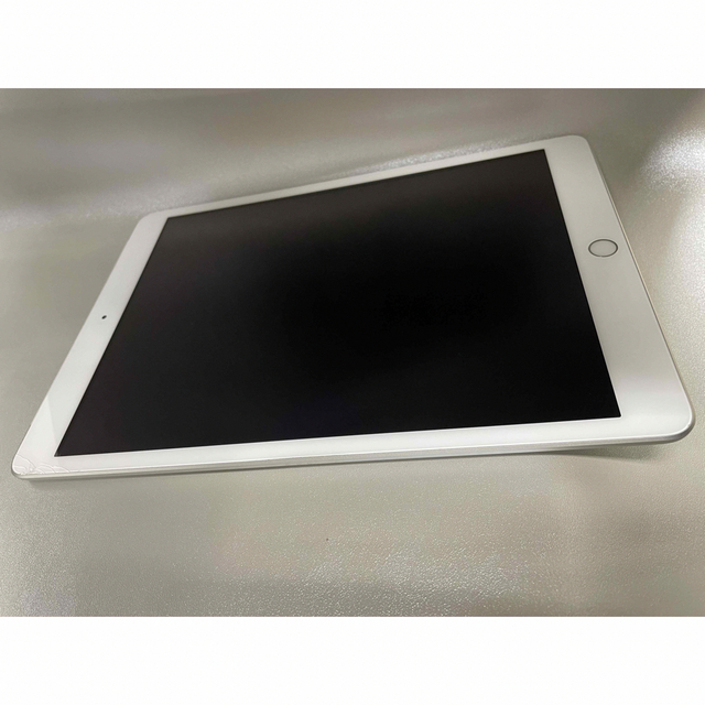 ジャンク品　iPad 第8世代　10.2インチ  32GB  シルバー 2