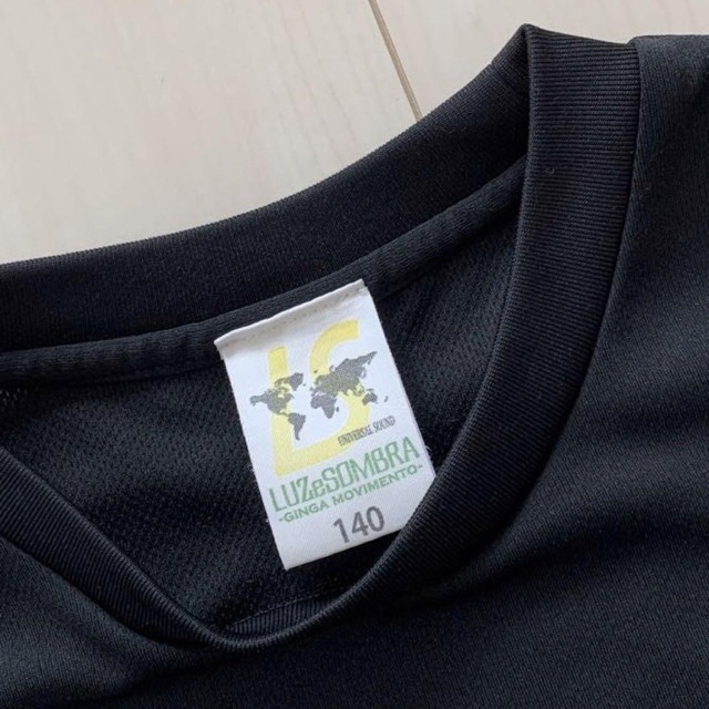 LUZ(ルース)のルースイソンブラ プラシャツ 長袖 140 ブラック スポーツ/アウトドアのサッカー/フットサル(ウェア)の商品写真