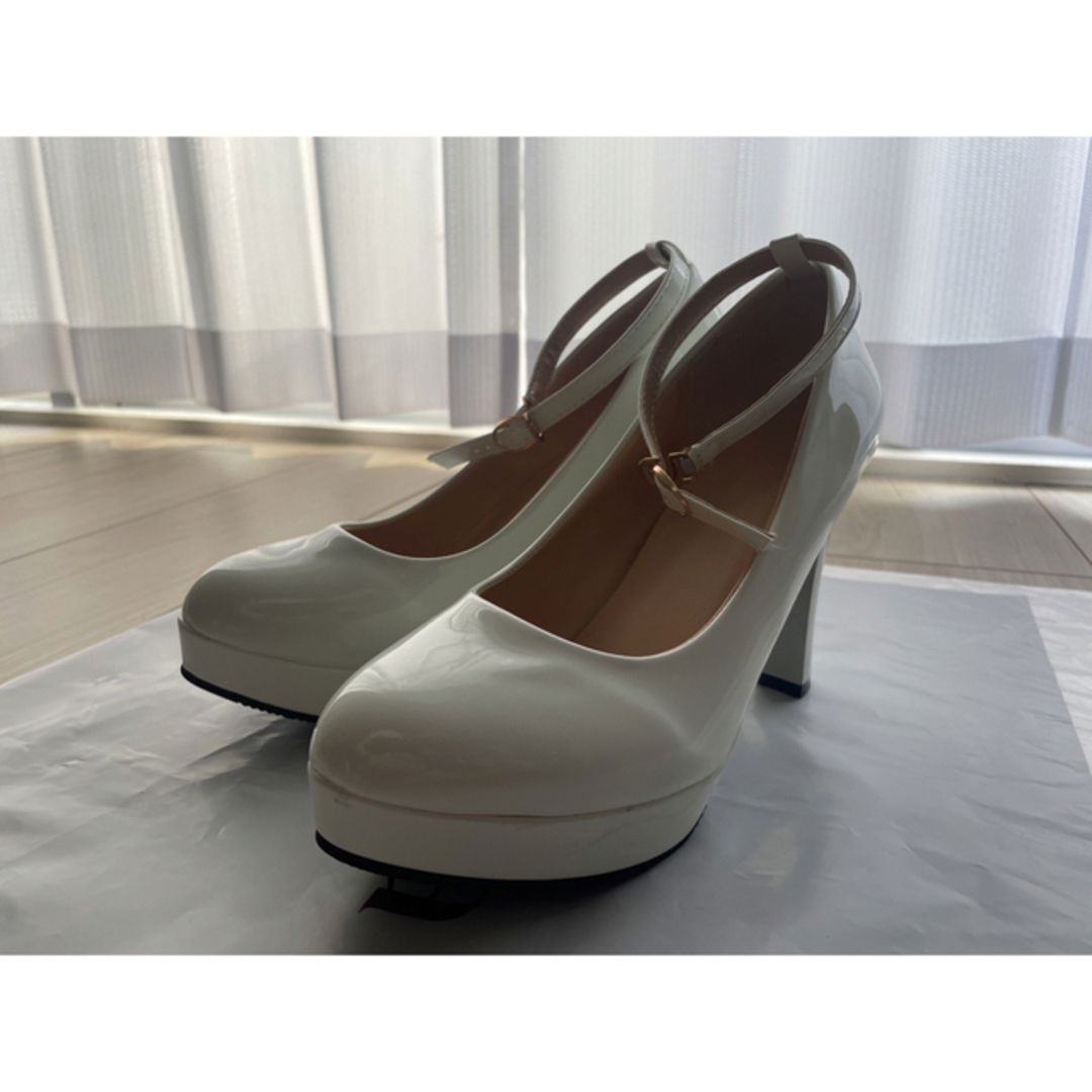 ブライダルシューズ　12センチヒール　エナメル　ホワイト レディースの靴/シューズ(ハイヒール/パンプス)の商品写真