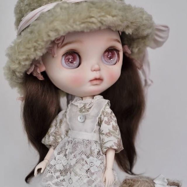 カスタムブライス 作家様 人形 かわいい 幼い ナチュラルメイク オーダ