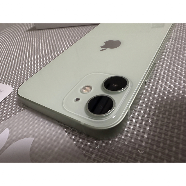 Apple(アップル)の【お値下げしました！】iPhone 12 mini グリーン 64 GB スマホ/家電/カメラのスマートフォン/携帯電話(スマートフォン本体)の商品写真