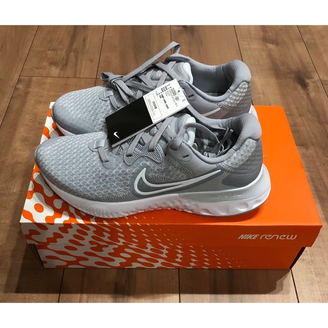 NIKE(ナイキ)のラスト1点【23.0cm★新品・外箱付】ナイキ リニュー2ウィメンズ　NIKE レディースの靴/シューズ(スニーカー)の商品写真