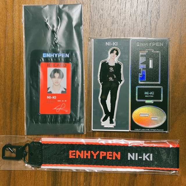 NIKI ENHYPEN manifesto  official goods エンタメ/ホビーのタレントグッズ(アイドルグッズ)の商品写真