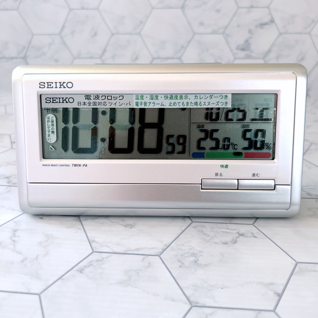 88％以上節約 セイコークロック Seiko Clock 置き時計 白 本体サイズ:9.1×14.8×4.7cm 目覚まし時計 電波 デジタル  カレンダー 温