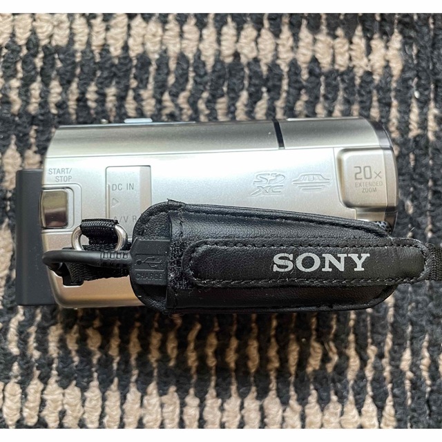 SONY(ソニー)のSONY HDR-CX590V HD シャンパンシルバー　箱,説明書等付き スマホ/家電/カメラのカメラ(ビデオカメラ)の商品写真