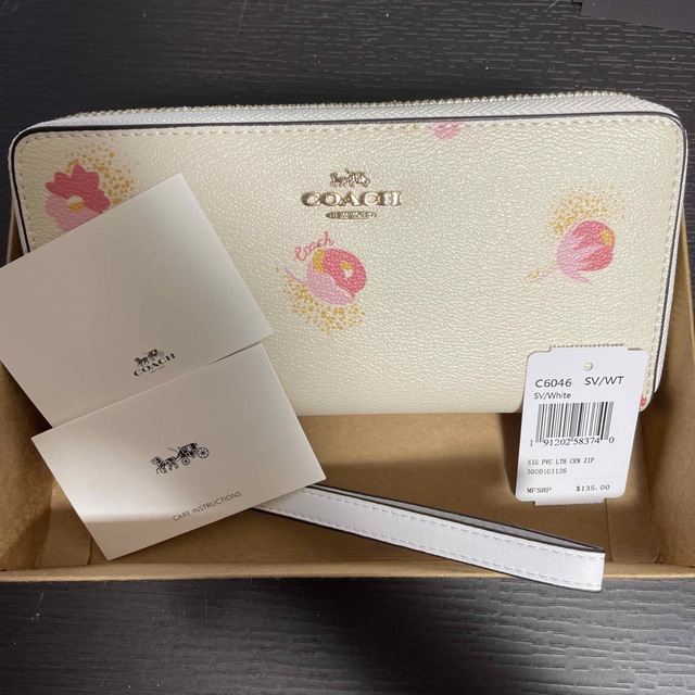 新品 COACH　長財布　ホワイト　ラウンドファスナー長財布