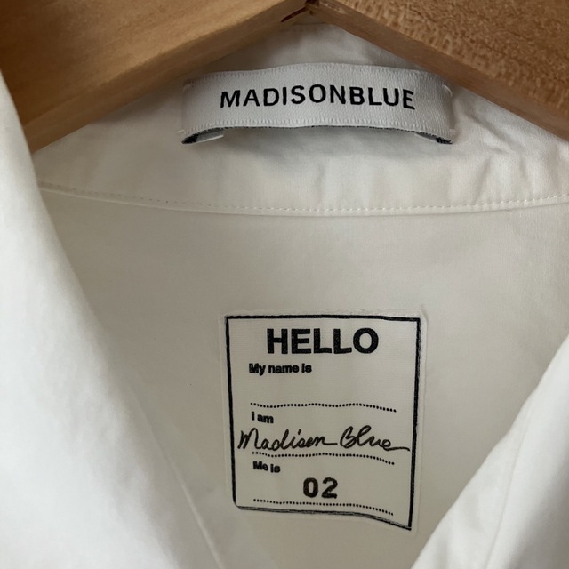 MADISONBLUE(マディソンブルー)のマディソンブルー  ドロップショルダー　ゆるシャツ　白シャツ　 レディースのトップス(シャツ/ブラウス(長袖/七分))の商品写真