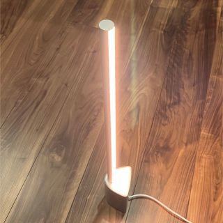 フィリップス(PHILIPS)のHue White & Color Ambiance Signeフロアランプ(蛍光灯/電球)