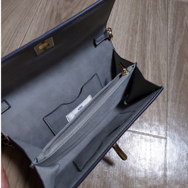 RODE SKO(ロデスコ)の値下げ！ロデスコ グレーお財布ショルダーバッグ レディースのバッグ(ショルダーバッグ)の商品写真