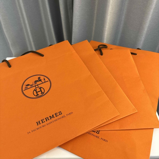 Hermes(エルメス)の【HERMES】紙袋　✖️4枚セット　エルメス レディースのバッグ(ショップ袋)の商品写真