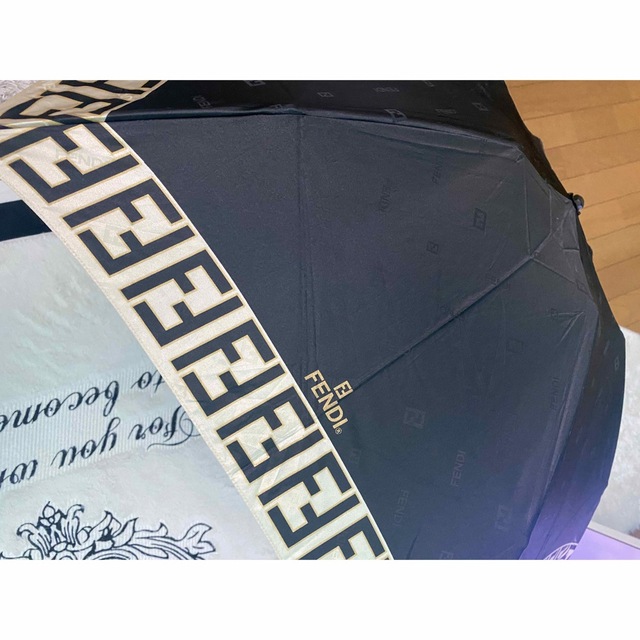 FENDI(フェンディ)のfendi♡折り畳み傘♡送料込み レディースのファッション小物(傘)の商品写真