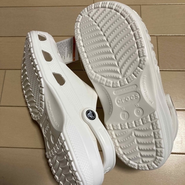 crocs(クロックス)の新品 25㎝ クロックス バヤ ホワイト レディースの靴/シューズ(サンダル)の商品写真