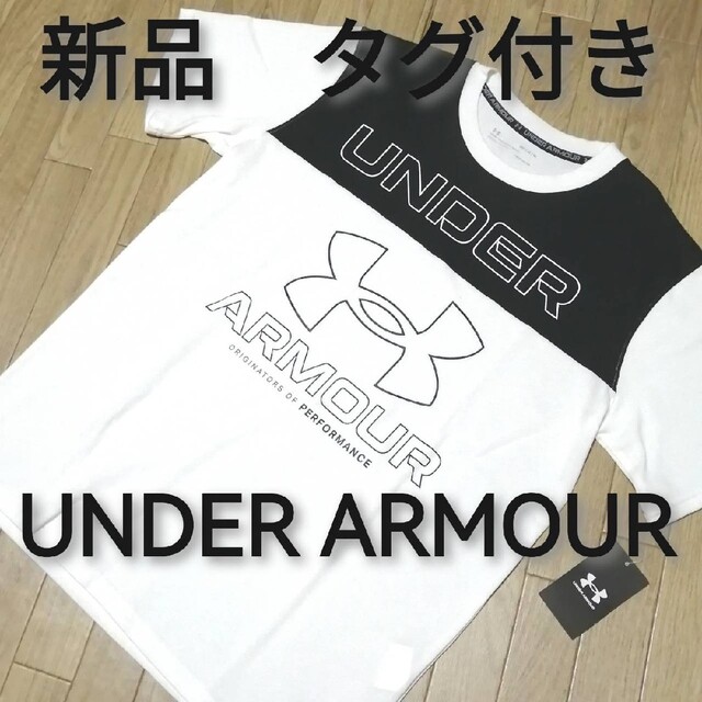 UNDER ARMOUR(アンダーアーマー)の新品　アンダーアーマー　メンズ　上下セット　Mサイズ　春夏　白Tシャツ　ハーフ メンズのトップス(その他)の商品写真