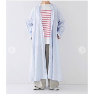 ネストローブ(nest Robe)の今期新品　ネストローブ【UpcycleLino】天然染め ラッフル袖ワンピース(ロングワンピース/マキシワンピース)