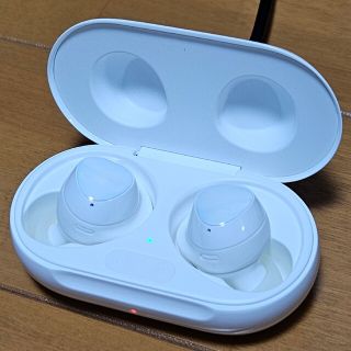 ギャラクシー(Galaxy)の【新同品】AKG SAMSUNG GALAXY BUDS+フルワイヤレスイヤホン(ヘッドフォン/イヤフォン)