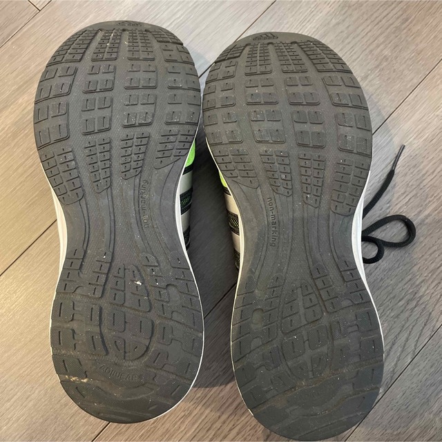 adidas(アディダス)のadidas アディダス　28.5センチ メンズの靴/シューズ(スニーカー)の商品写真