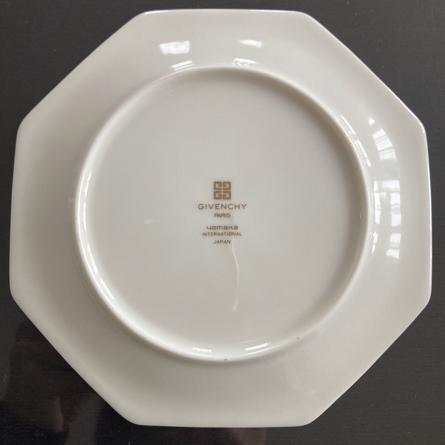 GIVENCHY(ジバンシィ)のGIVENCHY お皿　5枚セット　新品 インテリア/住まい/日用品のキッチン/食器(食器)の商品写真