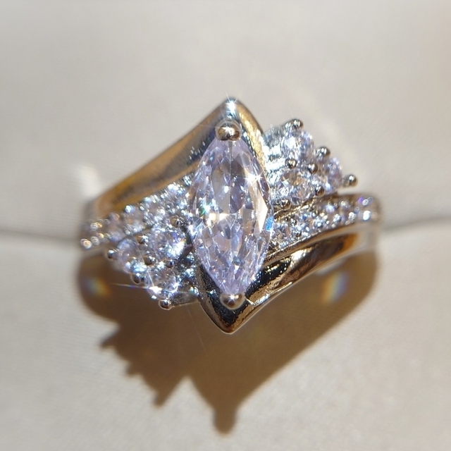 1170 高級 sona ダイヤモンド リング マーキースカット パヴェ シルバ レディースのアクセサリー(リング(指輪))の商品写真