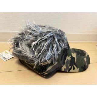 フェイクヘアーバイザー　FAKE HAIR CAP グレー×カモフラ(キャップ)