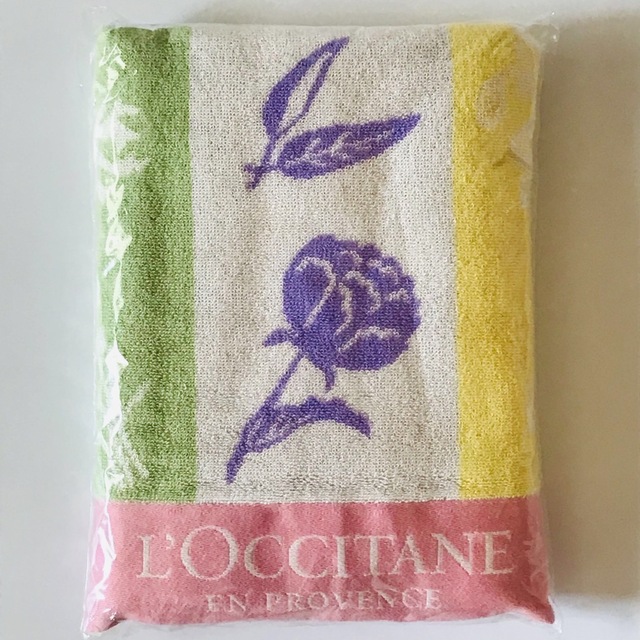 L'OCCITANE(ロクシタン)のL'OCCITANE ロクシタン　バスタオル(スプリング フローラル) エンタメ/ホビーのコレクション(ノベルティグッズ)の商品写真