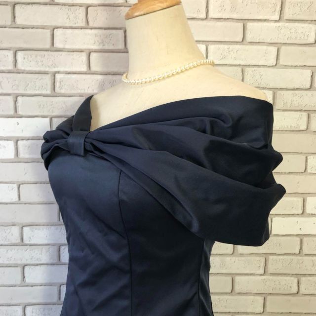 DRESS LAB(ドレスラボ)の【美品】ドレスラボ M オフショルダータイトドレス ビッグカラーリボン 光沢 レディースのワンピース(ひざ丈ワンピース)の商品写真