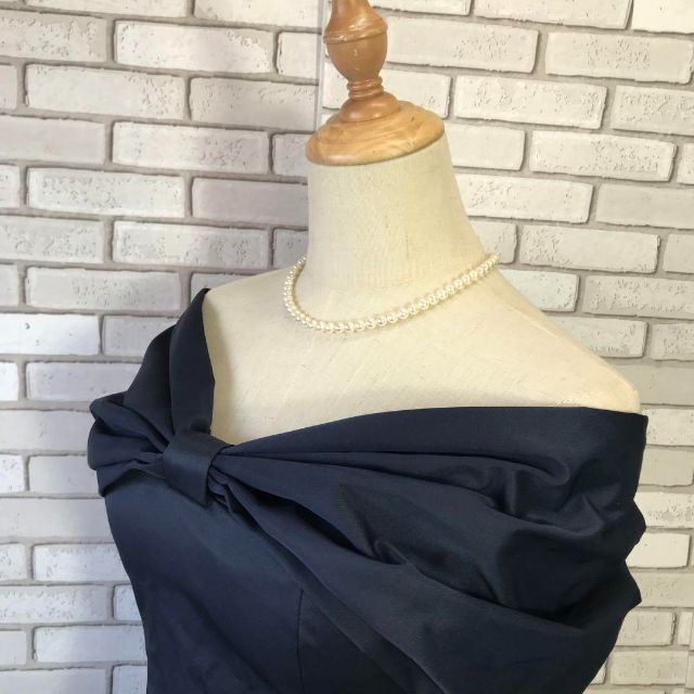 DRESS LAB(ドレスラボ)の【美品】ドレスラボ M オフショルダータイトドレス ビッグカラーリボン 光沢 レディースのワンピース(ひざ丈ワンピース)の商品写真